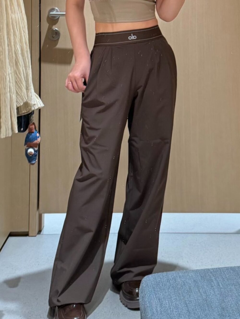 ALO Yoga Espresso Suit Up Trouser ⚾ Clean Girl/Quiet Luxury Style (Regular) 😎